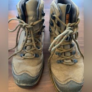 REI Size 7 Hiking Boots